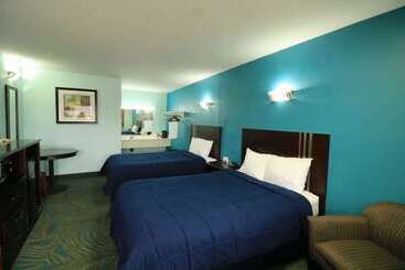 هتل Travelodge By Wyndham Parkersburg