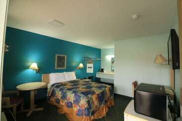 هتل Travelodge By Wyndham Parkersburg