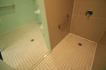هتل Travelodge By Wyndham Parkersburg