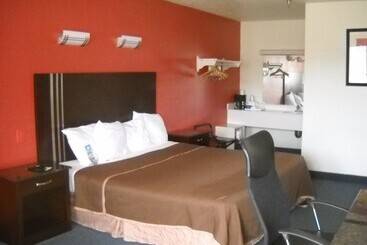 هتل Travelodge By Wyndham Parkersburg
