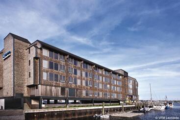 هتل Club Wyndham Inn On Long Wharf