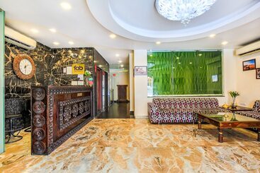 Fabhotel Royal Heritage