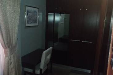 Hard Break Hotel And Suite