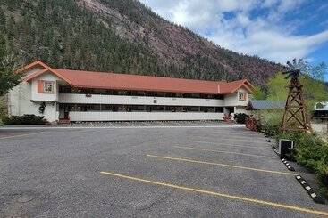 Hot Springs Inn