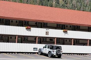 Hot Springs Inn
