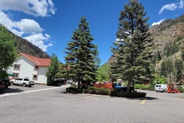 Hot Springs Inn