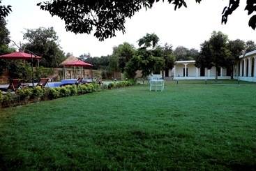هتل Aroma Resort Pushkar