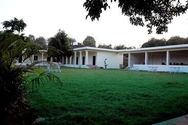 هتل Aroma Resort Pushkar