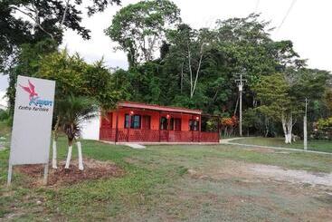 هتل Cabaña Kayon & Zarco