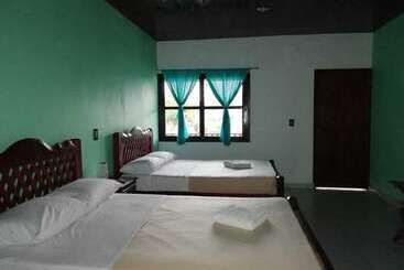 هتل Cabaña Kayon & Zarco