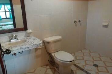 هتل Cabaña Kayon & Zarco