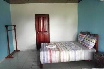 هتل Cabaña Kayon & Zarco