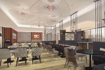 هتل Courtyard By Marriott Paris Porte De Versailles