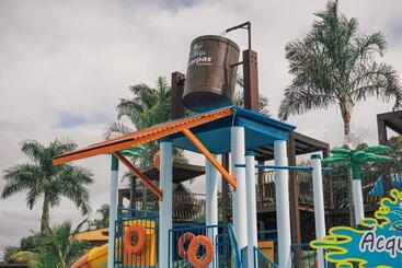 هتل Escarpas Resort
