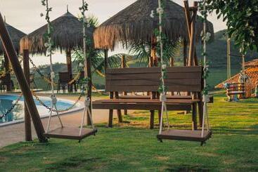 هتل Escarpas Resort