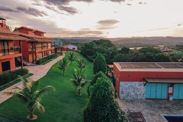 هتل Escarpas Resort