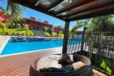 هتل Escarpas Resort