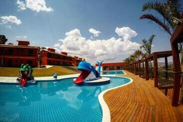 هتل Escarpas Resort