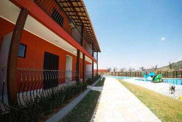 هتل Escarpas Resort