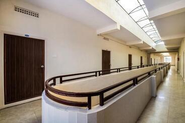 هتل G P Residency By Oyo Rooms