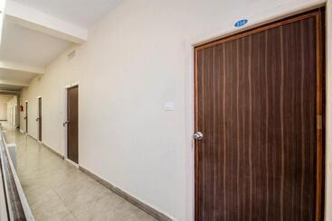 هتل G P Residency By Oyo Rooms