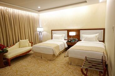 هتل Royal Swiss Lahore