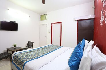 Spot On 35573 Hotel Classic