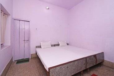 Spot On 44992 Hotel Swapnapuri