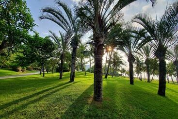 Amanda Seaview Resort Apartment