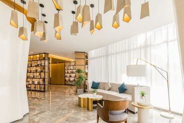 Atour Hotel City Hall Linyi