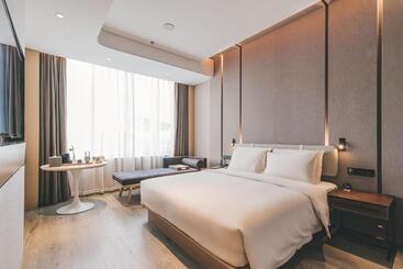 Atour Hotel Shenzhen Luohu Shuibei Ibc