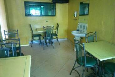 تختخواب و صبحانه Elpaso Lodge
