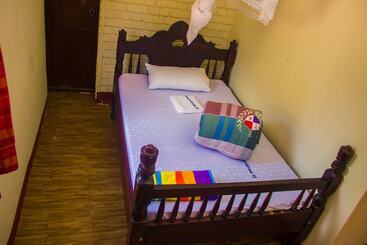 هتل Ebenezer Guest House