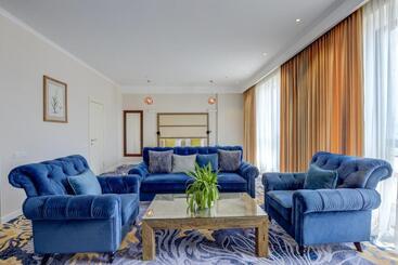 Garden Hotel & Spa