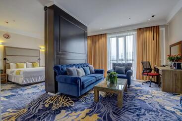 Garden Hotel & Spa