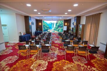 Garden Hotel & Spa