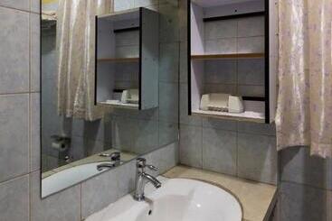 هتل Karibu Bb Suites
