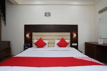هتل Kesar Palace By Oyo Rooms
