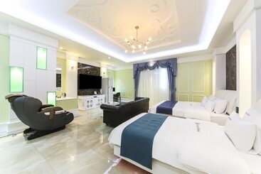 Hotel Myeongpum Drive In