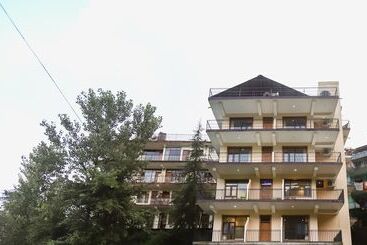 هتل Grand Nest