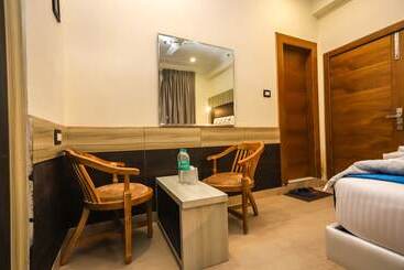 هتل Grand Nest