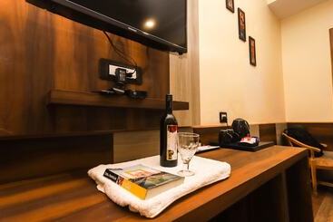 هتل Grand Nest