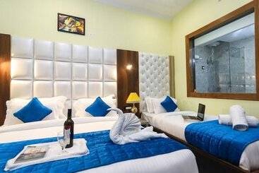 هتل Grand Nest