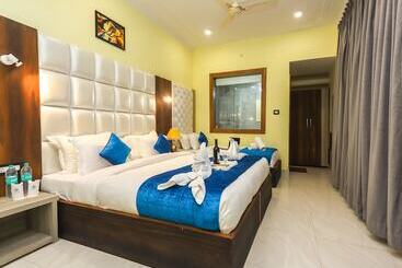 هتل Grand Nest