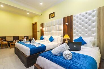 هتل Grand Nest