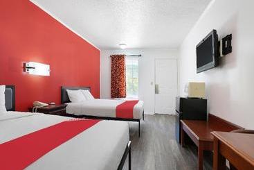Мотель Oyo Hotel Calhoun Ga I-75 & Us-41 Hwy