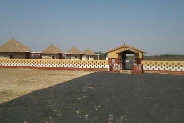 استراحتگاه Banni Village Stay