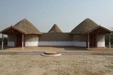 استراحتگاه Banni Village Stay