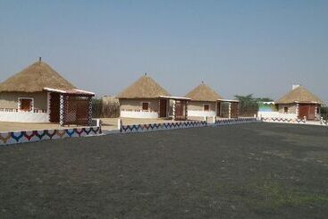 استراحتگاه Banni Village Stay