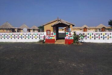 استراحتگاه Banni Village Stay